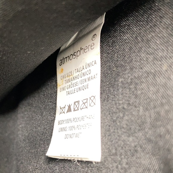 *NWT* Cute black and white Clutch - Picture 10 of 14